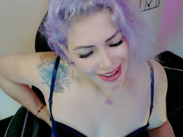 Ivypoison10's BongaCams show and profile