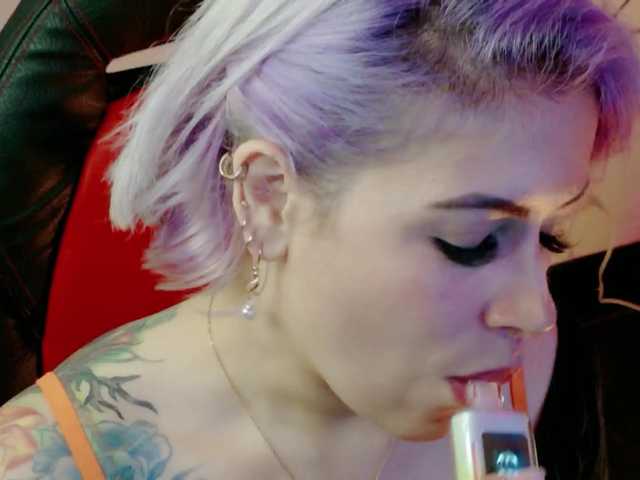 Ivypoison10's BongaCams show and profile