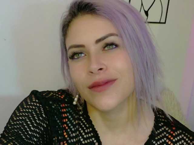 Ivypoison10's BongaCams show and profile