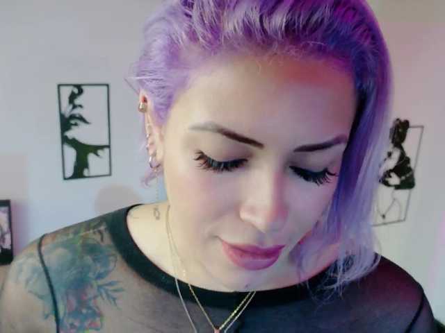 Ivypoison10's BongaCams show and profile