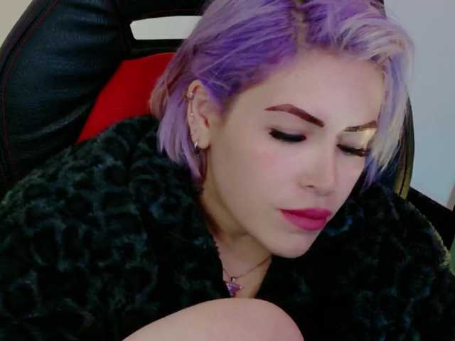 Ivypoison10's BongaCams show and profile