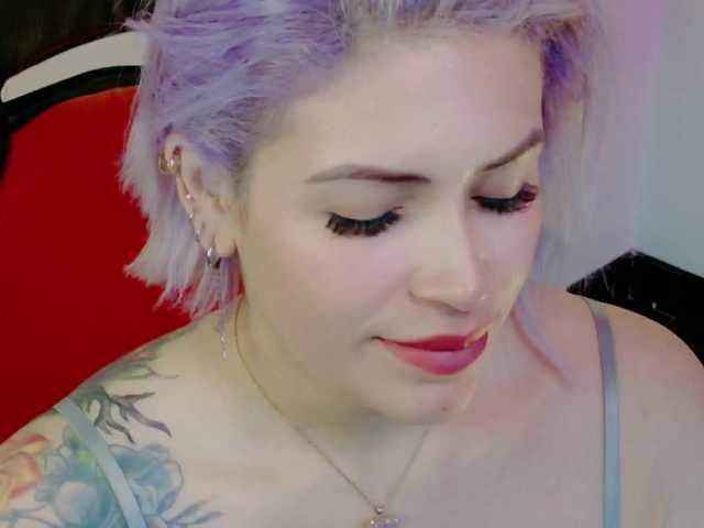 Ivypoison10's BongaCams show and profile