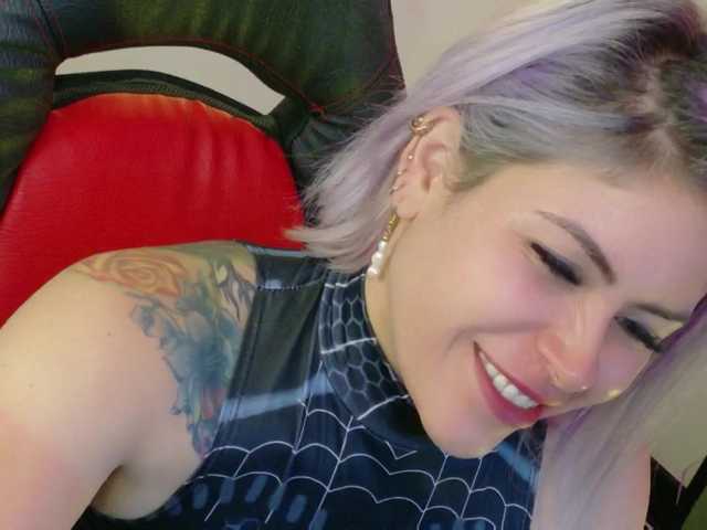 Ivypoison10's BongaCams show and profile