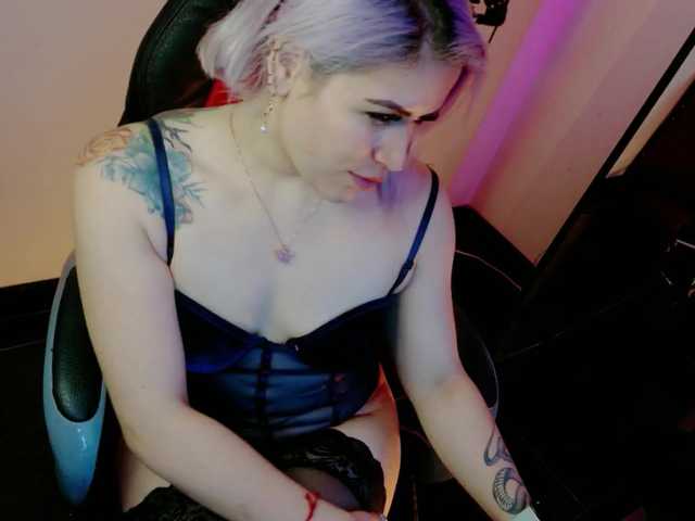 Ivypoison10's BongaCams show and profile