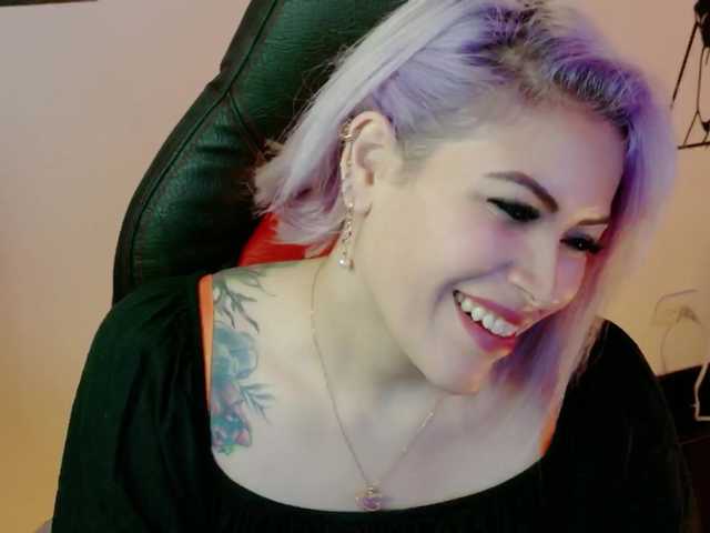 Ivypoison10's BongaCams show and profile