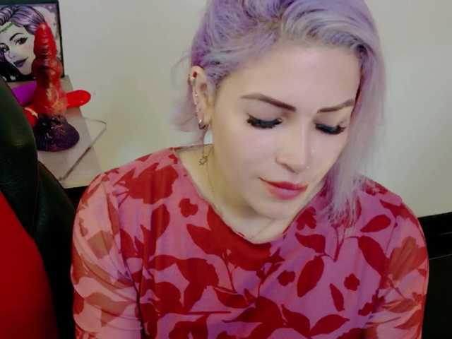 Ivypoison10's BongaCams show and profile
