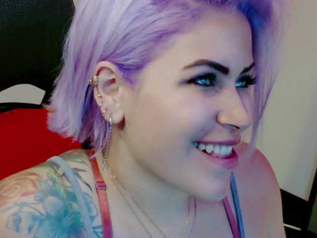 Ivypoison10's BongaCams show and profile