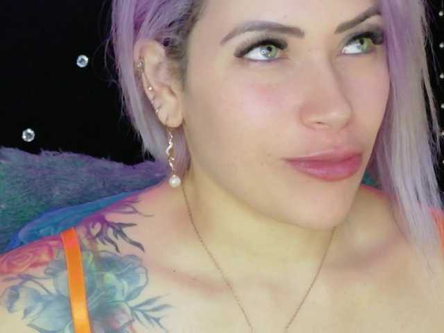 Ivypoison10's BongaCams show and profile