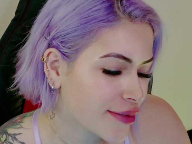 Ivypoison10's BongaCams show and profile