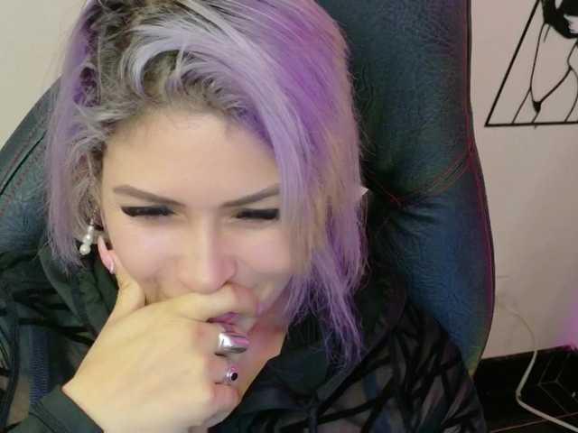 Ivypoison10's BongaCams show and profile