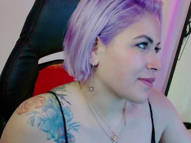 Ivypoison10's BongaCams show and profile