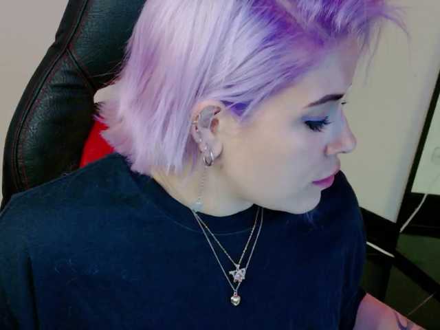 Ivypoison10's BongaCams show and profile