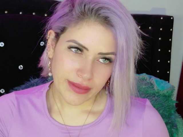 Ivypoison10's BongaCams show and profile