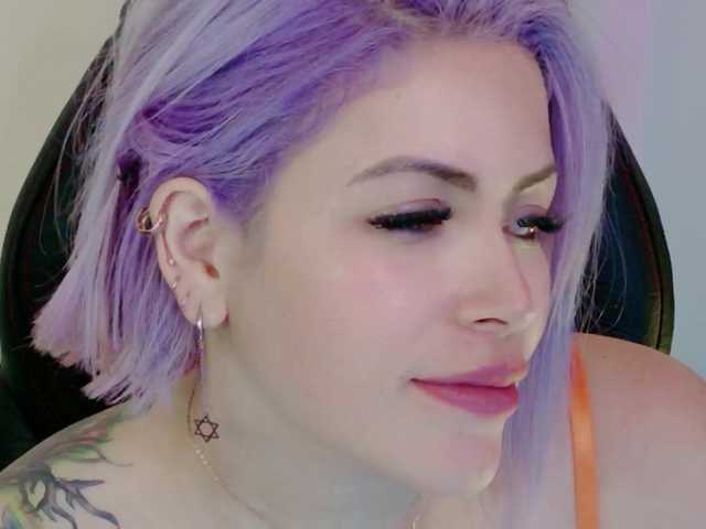 Ivypoison10's BongaCams show and profile