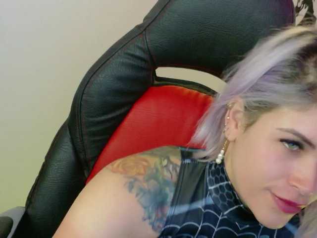 Ivypoison10's BongaCams show and profile