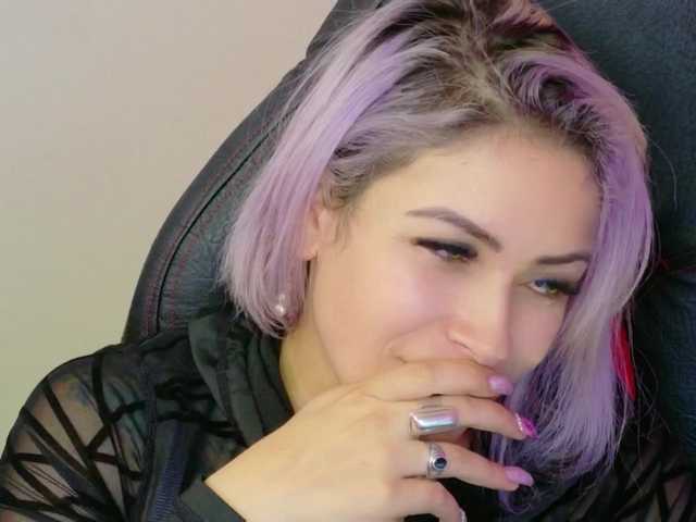 Ivypoison10's BongaCams show and profile