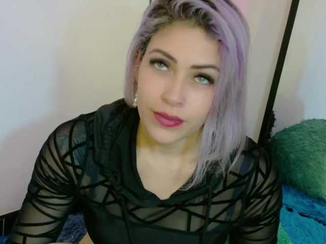 Ivypoison10's BongaCams show and profile