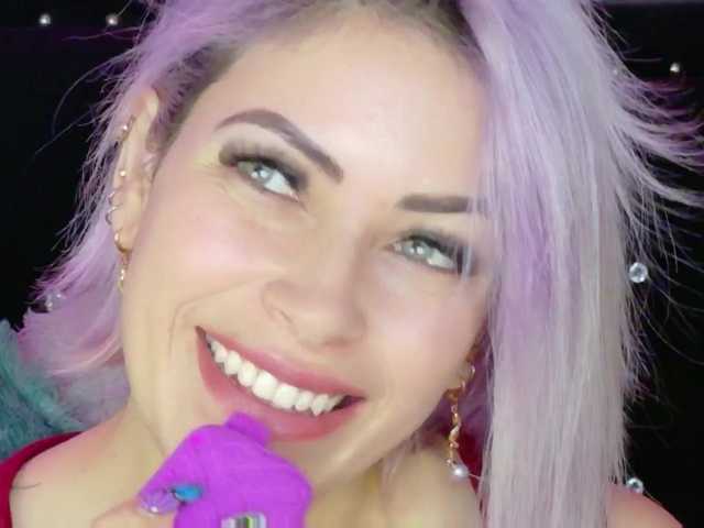 Ivypoison10's BongaCams show and profile