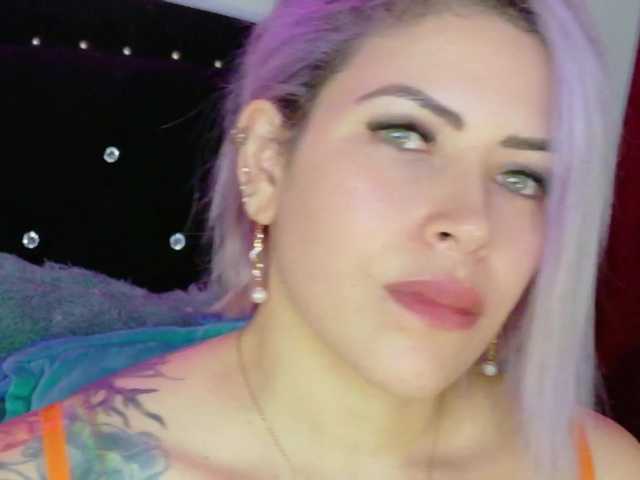 Ivypoison10's BongaCams show and profile