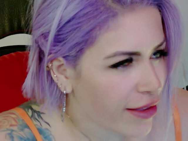 Ivypoison10's BongaCams show and profile