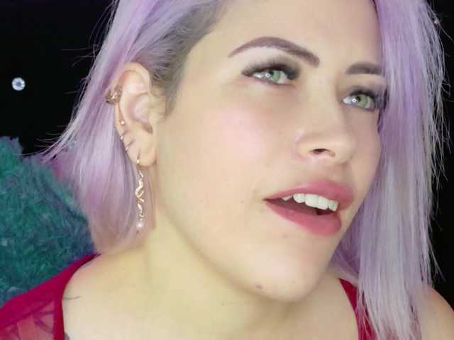 Ivypoison10's BongaCams show and profile