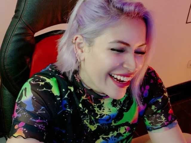 Ivypoison10's BongaCams show and profile