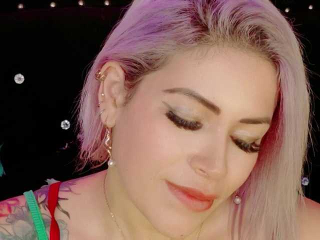 Ivypoison10's BongaCams show and profile