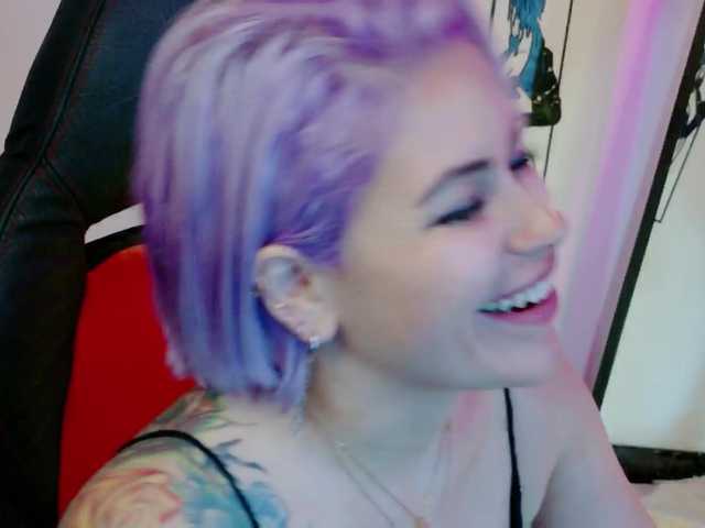 Ivypoison10's BongaCams show and profile
