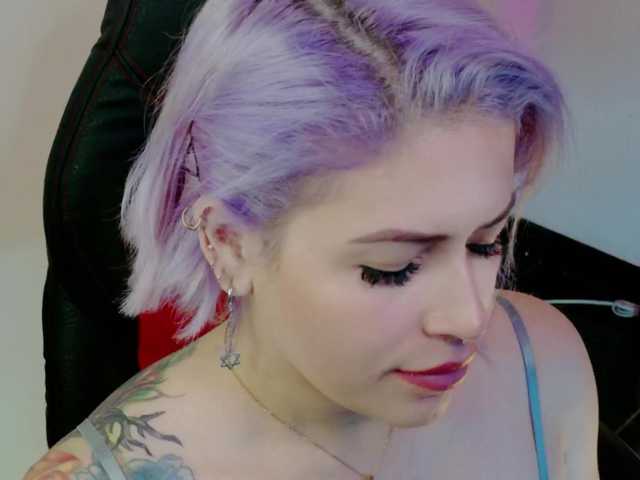 Ivypoison10's BongaCams show and profile