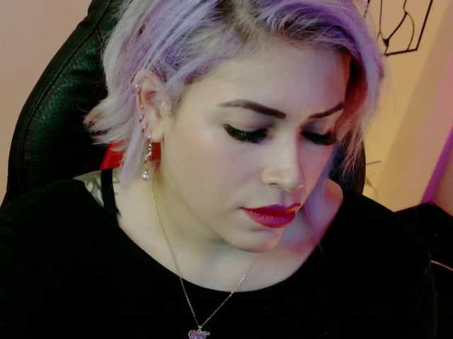 Ivypoison10's BongaCams show and profile