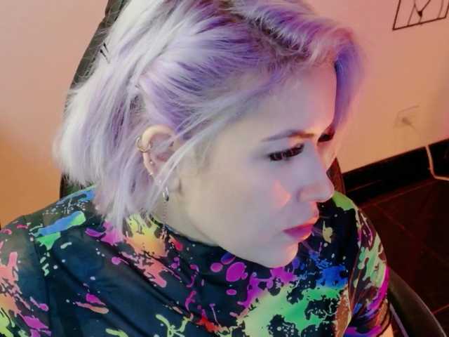 Ivypoison10's BongaCams show and profile