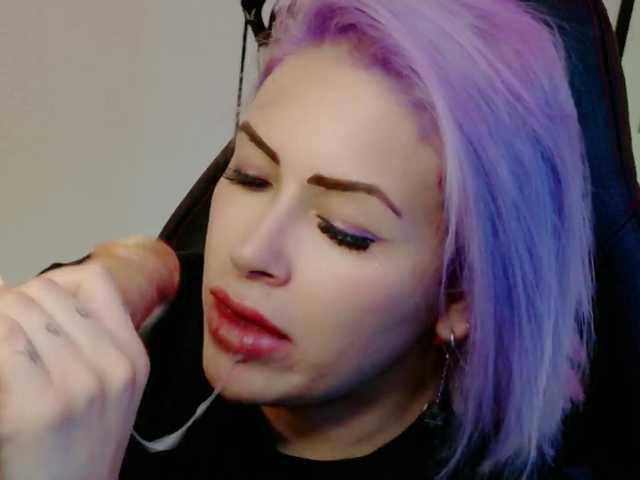 Ivypoison10's BongaCams show and profile