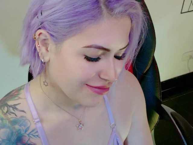 Ivypoison10's BongaCams show and profile