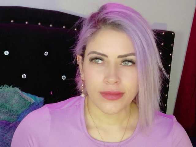 Ivypoison10's BongaCams show and profile