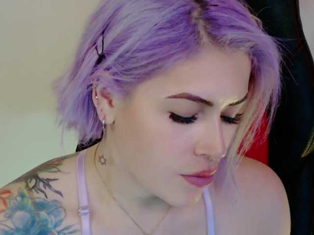 Ivypoison10's BongaCams show and profile