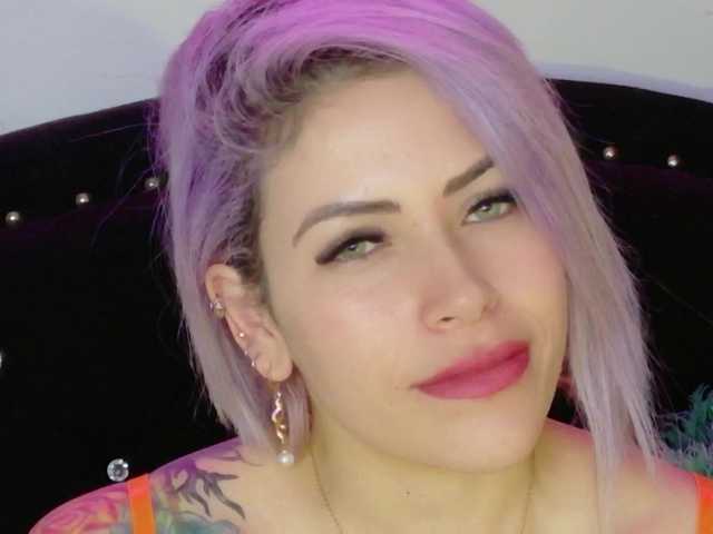 Ivypoison10's BongaCams show and profile