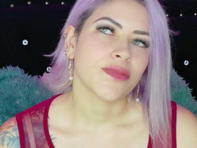 Ivypoison10's BongaCams show and profile