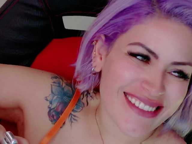 Ivypoison10's BongaCams show and profile