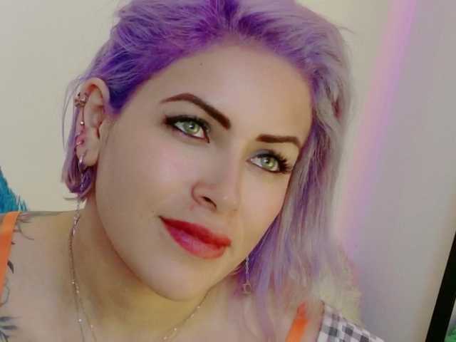 Ivypoison10's BongaCams show and profile