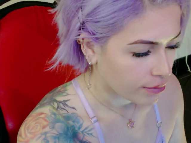 Ivypoison10's BongaCams show and profile