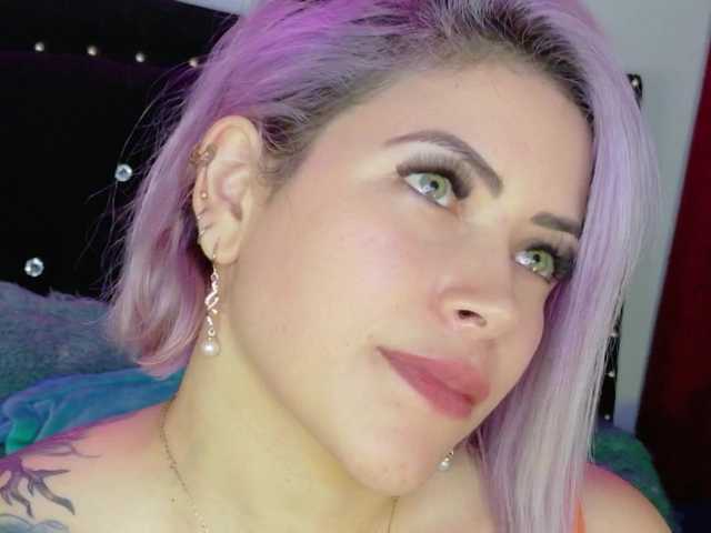 Ivypoison10's BongaCams show and profile