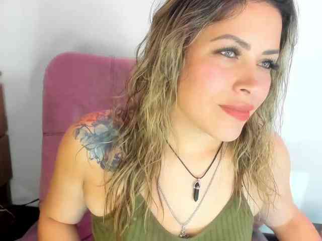 Alexa_lopez webcam
