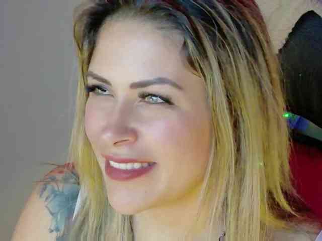 Alexa_lopez webcam