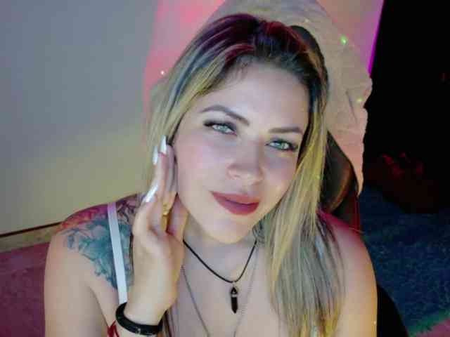 Alexa_lopez webcam