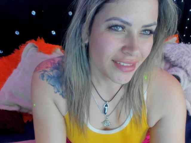 Alexa_lopez webcam