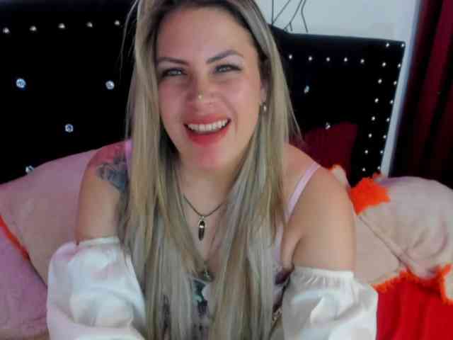 Alexa_lopez webcam
