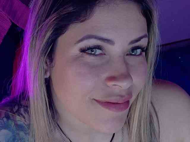 Alexa_lopez webcam