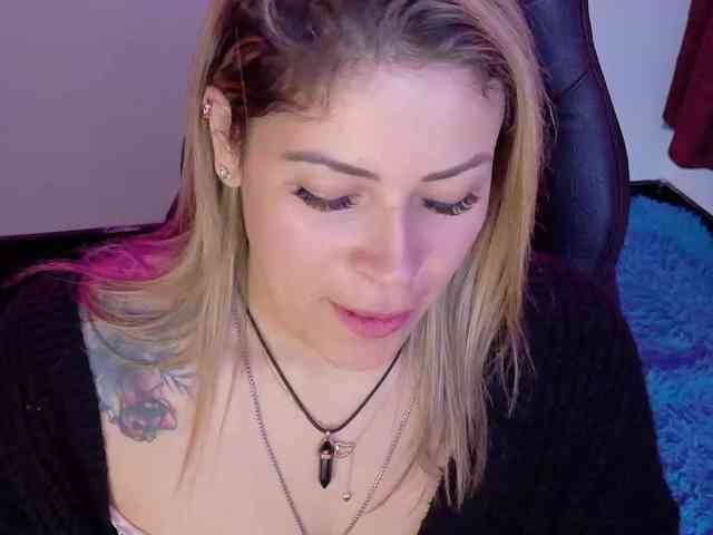 Alexa_lopez webcam