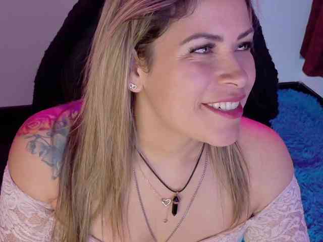 Alexa_lopez webcam