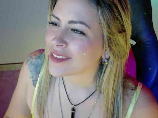 Alexa_lopez webcam